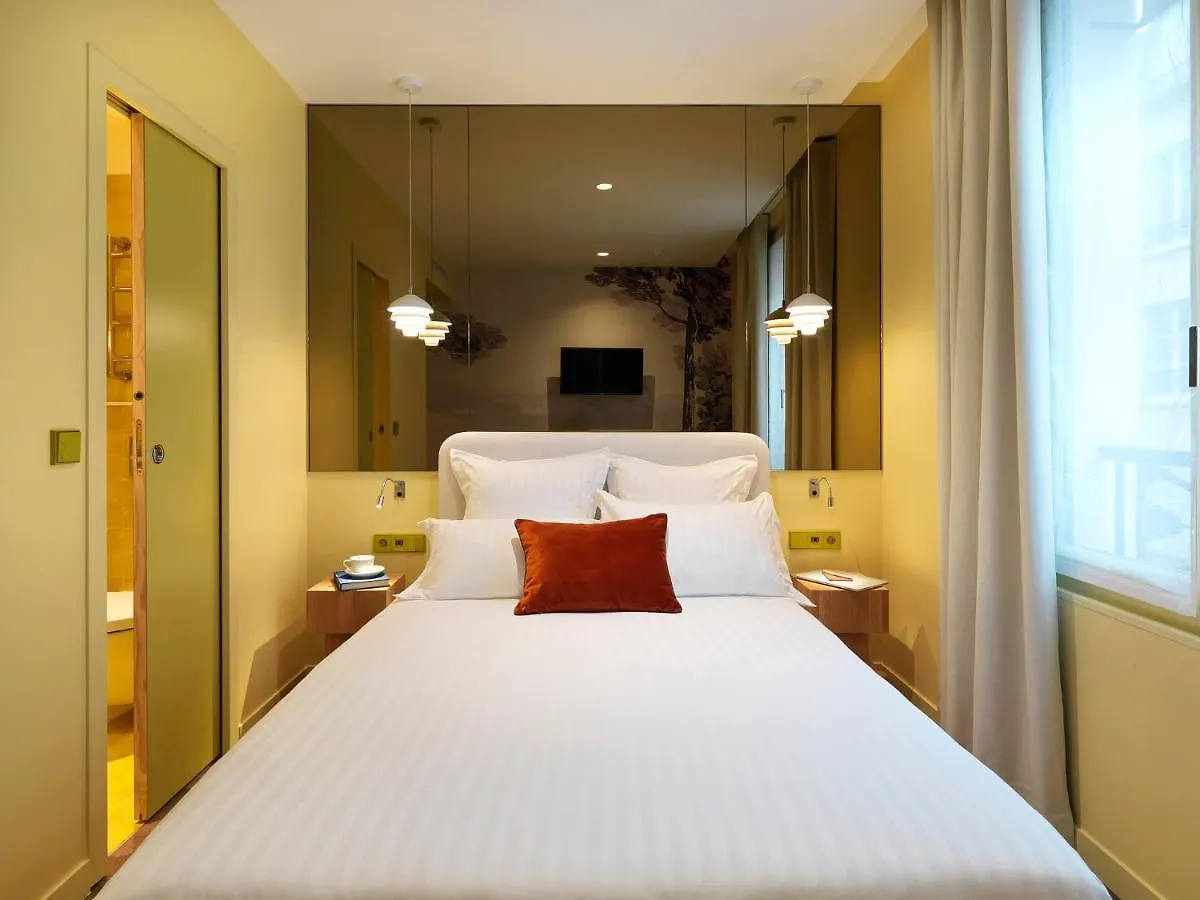 Hotel Le Katorze Parigi