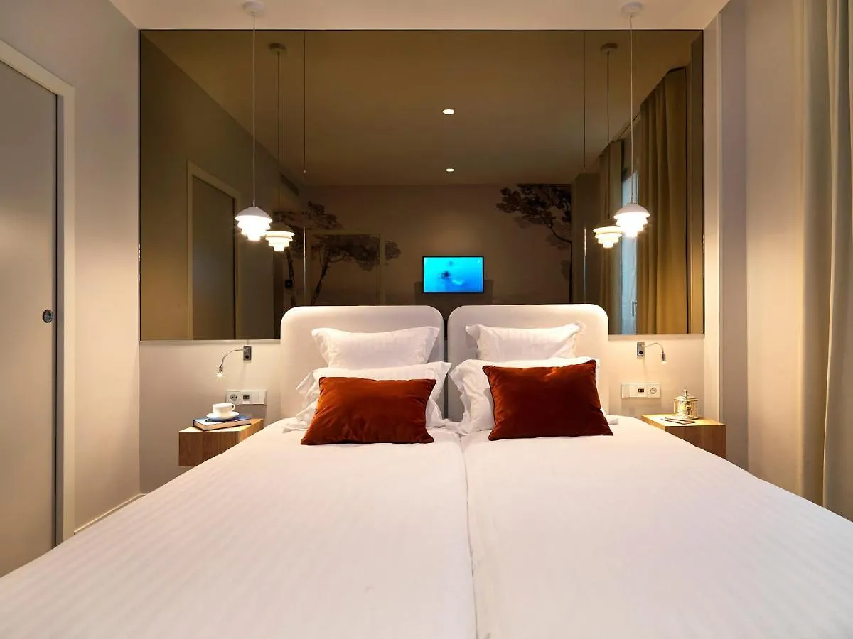 Hotel Le Katorze 4*